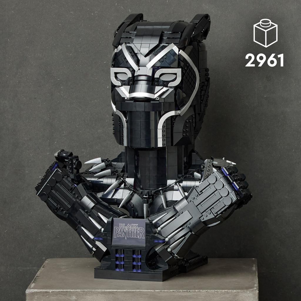 The black panther head model and it's two posable hands are displayed on a side table with a gray background | piece count of 2961 shown in top right