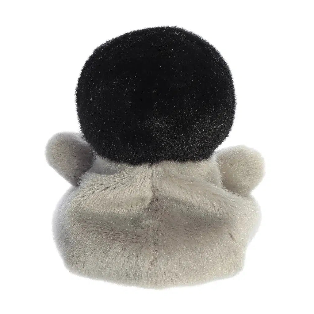 Back view of the penguin plush. Nothing to note.