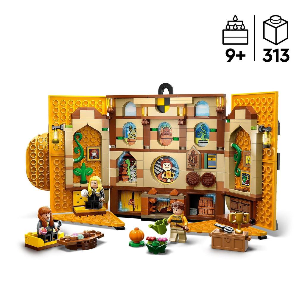 Image of the open LEGO playset. When open it creates a house common area with 3D pictures on the walls. Recommended Age: 9+ Number of Pieces: 313