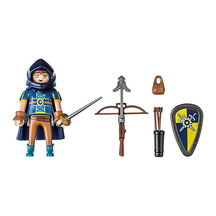 Picture shows all the pieces in the box on a white background, gwynn and his cloak, the crossbow pieces, the bag, the arrows, the sword and the shield