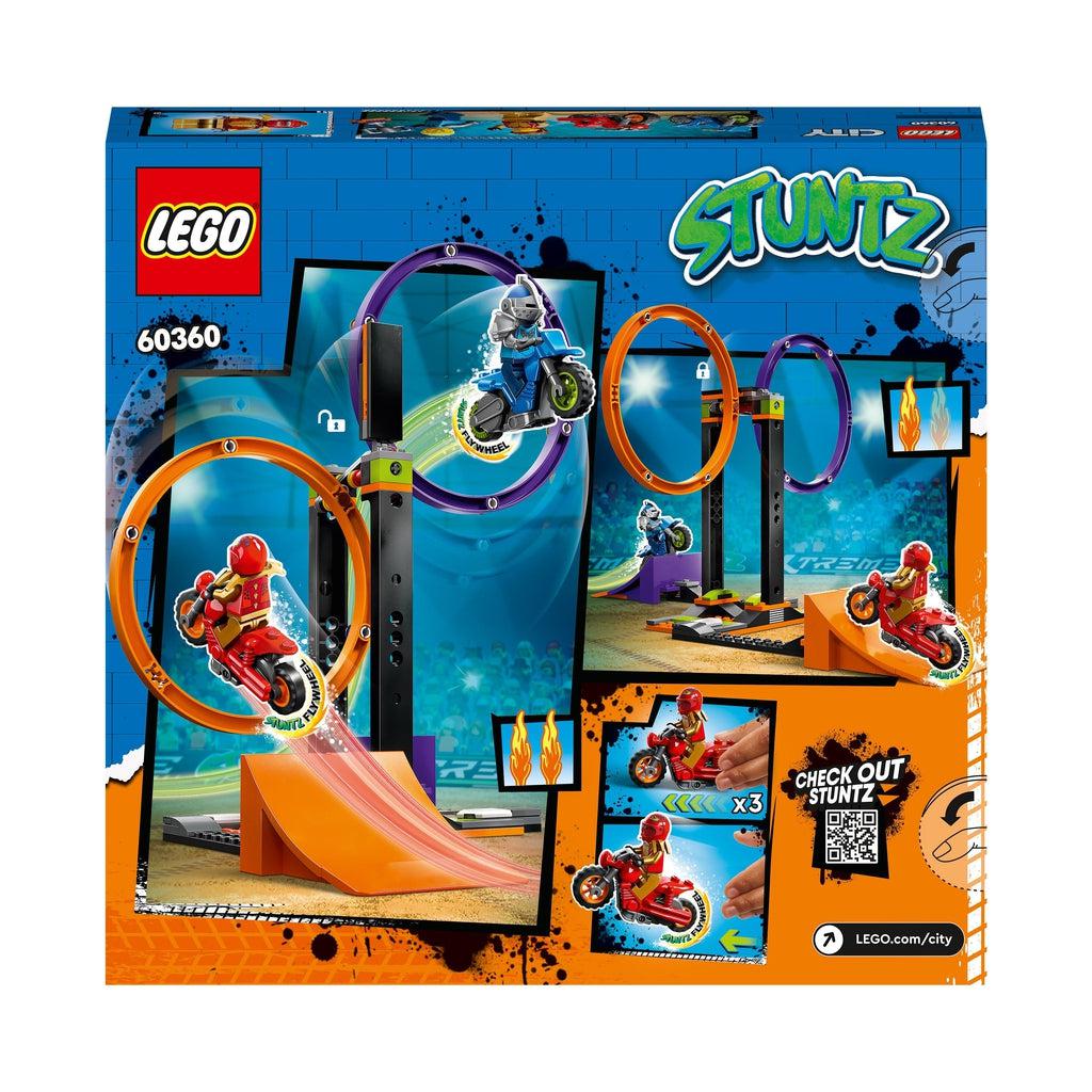 Image of the back of the box. In the center it has a large picture of the full LEGO set, and on the sides are smaller images of items of interest on the same LEGO set.