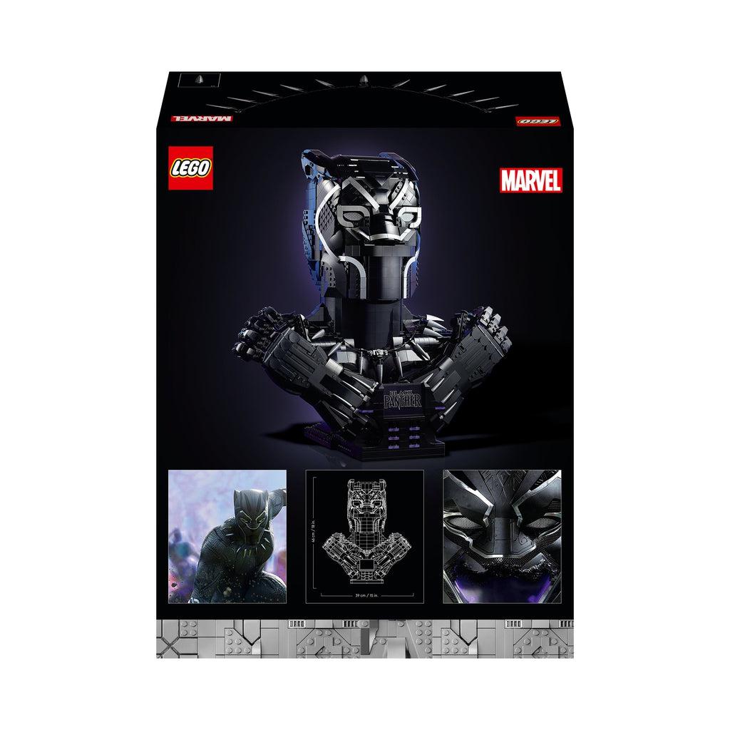 The back of the box shows the lego set and displays a couple pictures of blank panther from the black panther movies along the bottom of the box's back