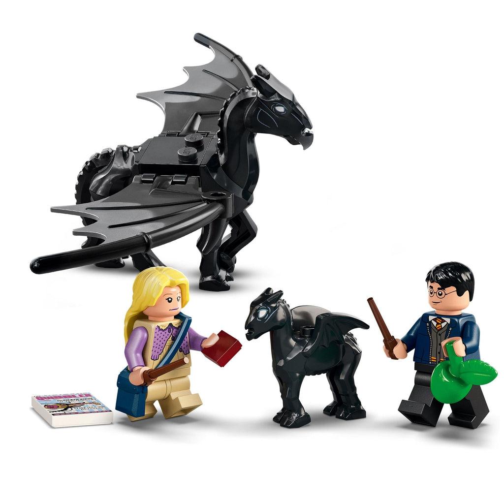 LEGO Harry Potter Hogwarts Carriage & Thestrals Set 76400, Building Toy for  Kids 7 Plus Years Old with 2 Winged Horse Figures and Luna Lovegood