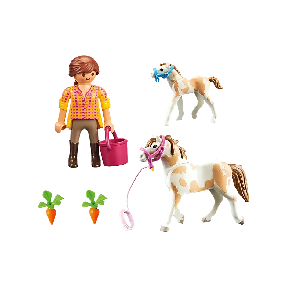 The figure, bucket, carrots, horses, bridles, and lead rope are all shown