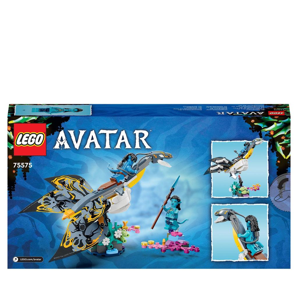 back of the box shows the set in the center and two of the previous images are shown along the right side of the back