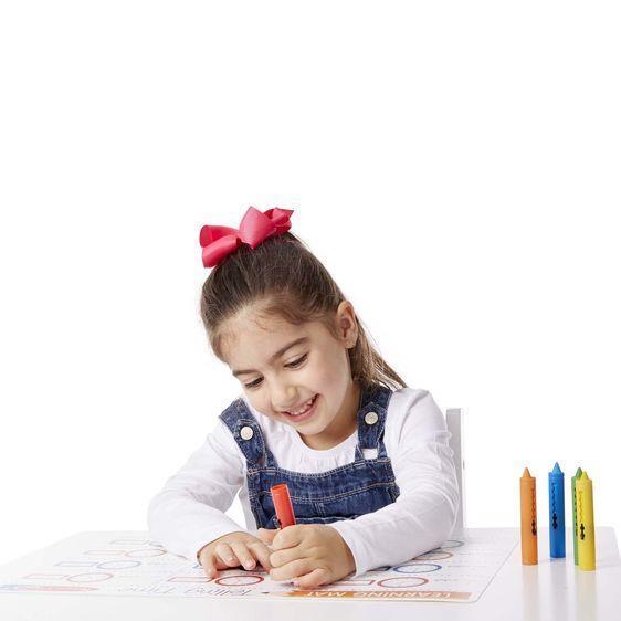 MELISSA & DOUG Learning Mat Crayons