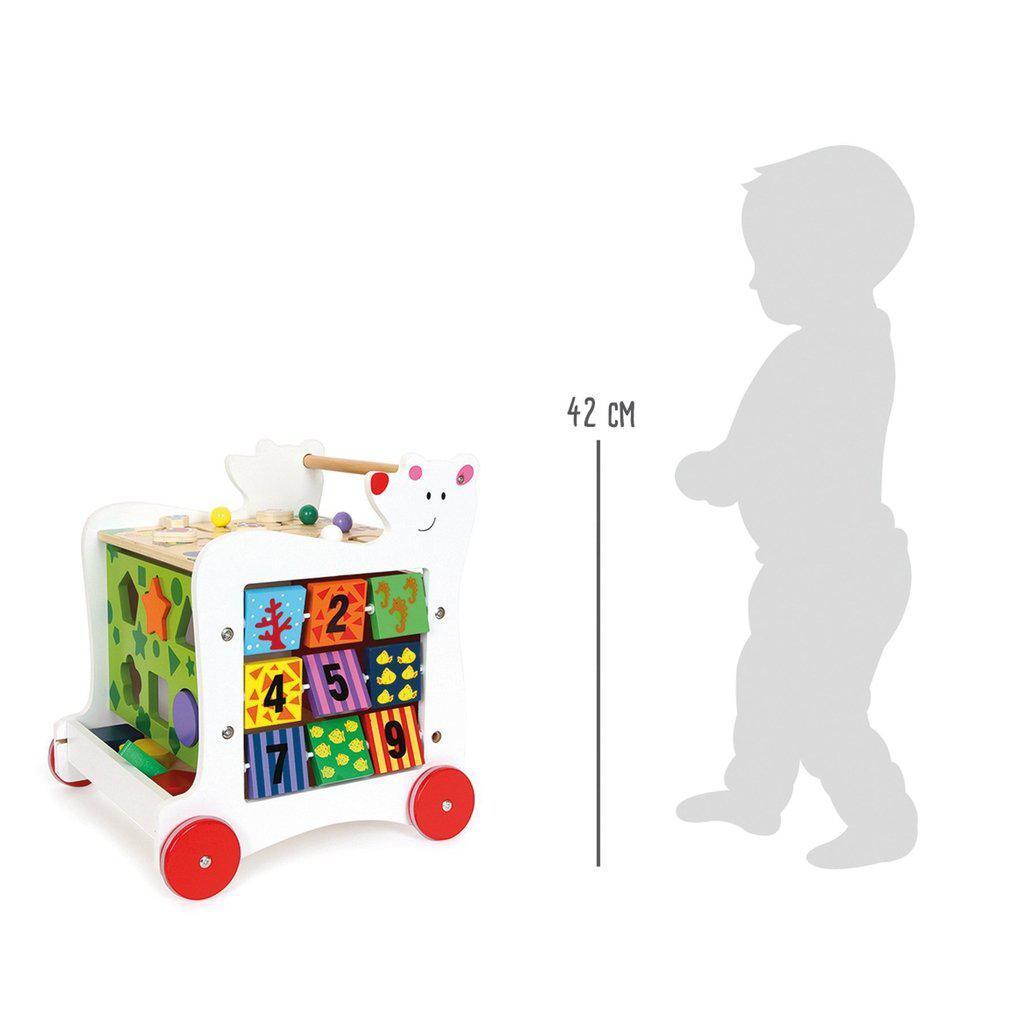 Shows that the walker is 42cm tall and that it comes up perfectly to the elbows of a toddler.