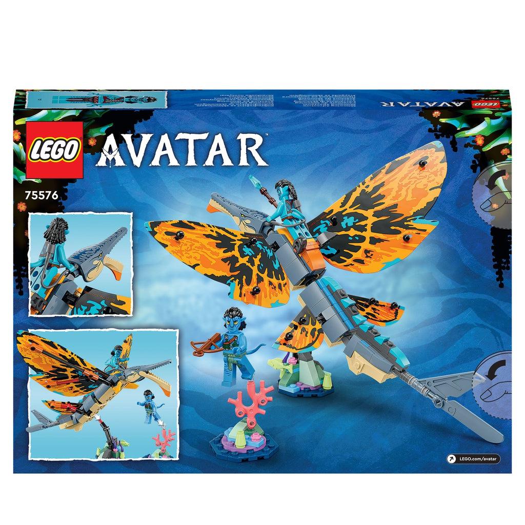 back of the box shows the lego set in the center and two of the previous images off to the left side of the back